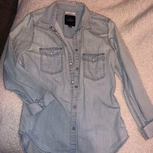 American Eagle women’s button down